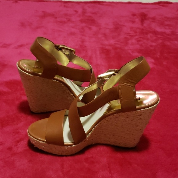 Michael Kors Wedge Sandals!! - Picture 5 of 8